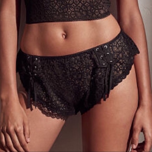 Victoria’s Secret NWT Dream Angels Lace Shortie - Picture 2 of 5